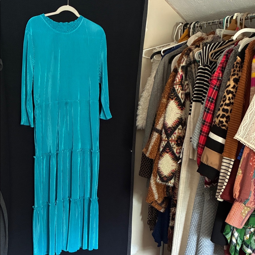 Bright Teal Long Sleeve Tiered Maxi Dress